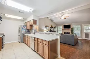 6227 Creekside Ln, League City, TX 77573 - Photo 6