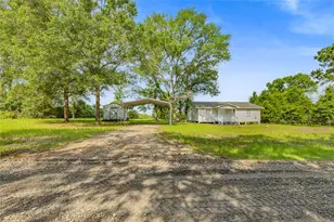 223 Rush Creek Ln, Trinity, TX 75862 - Photo 2