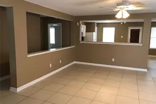 19615 Hollington Dr, Tomball, TX 77375 - Photo 2