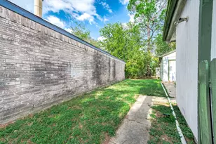 16034 Glen Mar Dr, Houston, TX 77082 - Photo 18