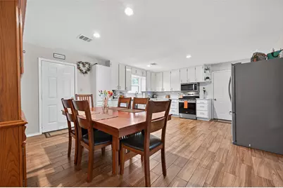 204 King Dr, Columbus, TX 78934 - Photo 10