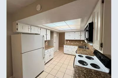 17 Briervine Court, The Woodlands, TX 77381 - Photo 8