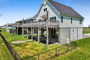 2312 Antigua Cir, Crystal Beach, TX 77650 - Photo 4