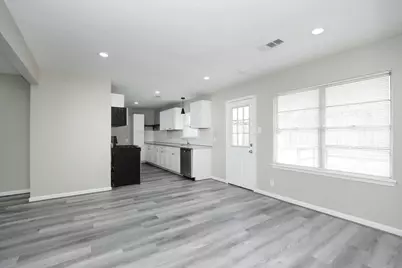 9211 Vinearbor Street, Houston, TX 77033 - Photo 10