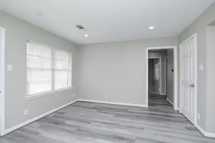 9211 Vinearbor St, Houston, TX 77033 - Photo 18