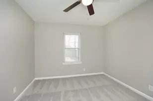 9211 Vinearbor St, Houston, TX 77033 - Photo 20
