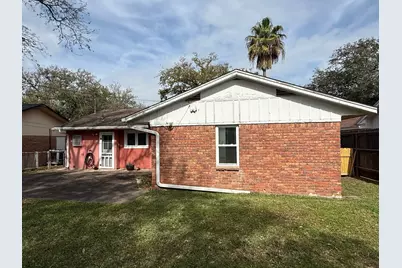 7 Maple Lane, Galveston, TX 77551 - Photo 6