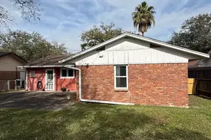 7 Maple Ln, Galveston, TX 77551 - Photo 6