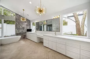 8 E Rivercrest Dr, Houston, TX 77042 - Photo 20