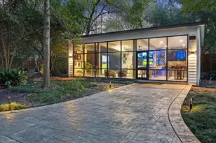 8 E Rivercrest Dr, Houston, TX 77042 - Photo 4