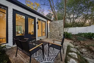 8 E Rivercrest Dr, Houston, TX 77042 - Photo 22