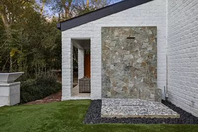 8 E Rivercrest Drive, Houston, TX 77042 - Photo 32