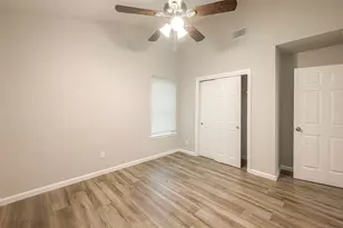 5755 Heron Dr, Houston, TX 77033 - Photo 18