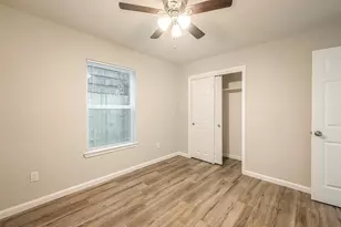 5755 Heron Dr, Houston, TX 77033 - Photo 26