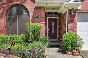 3721 Pin Oak Dr E, Pearland, TX 77581 - Photo 4