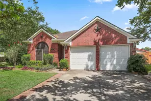 3721 Pin Oak Dr E, Pearland, TX 77581 - Photo 2