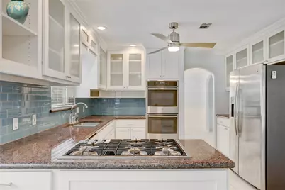 10321 Willowgrove Drive, Houston, TX 77035 - Photo 14