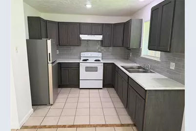 9911 Cardinal Street, La Porte, TX 77571 - Photo 10