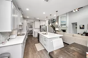 2242 Bayleaf Manor Dr, Manvel, TX 77578 - Photo 2