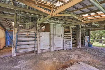 111 S 8th Street, Highlands, TX 77562 - Photo 42