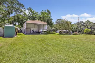 111 S 8th St, Highlands, TX 77562 - Photo 6