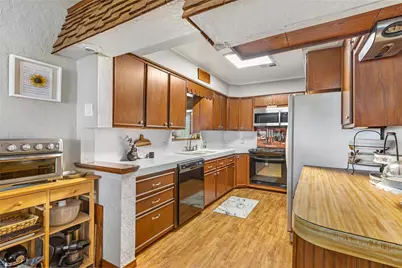 111 S 8th Street, Highlands, TX 77562 - Photo 26