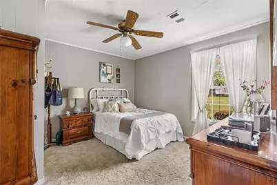 111 S 8th Street, Highlands, TX 77562 - Photo 32