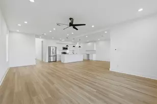 7413 Charlie St, Houston, TX 77088 - Photo 8