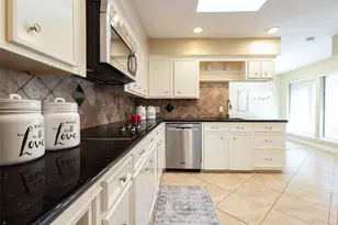 14015 Swiss Hill Dr, Houston, TX 77077 - Photo 2