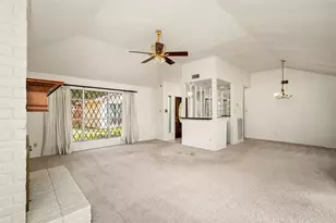 422 W Castle Harbour Dr, Friendswood, TX 77546 - Photo 6