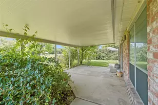 422 W Castle Harbour Dr, Friendswood, TX 77546 - Photo 22