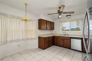 422 W Castle Harbour Dr, Friendswood, TX 77546 - Photo 10