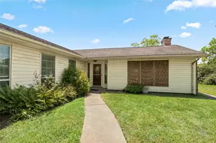 422 W Castle Harbour Dr, Friendswood, TX 77546 - Photo 4