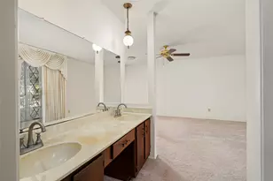 422 W Castle Harbour Dr, Friendswood, TX 77546 - Photo 18