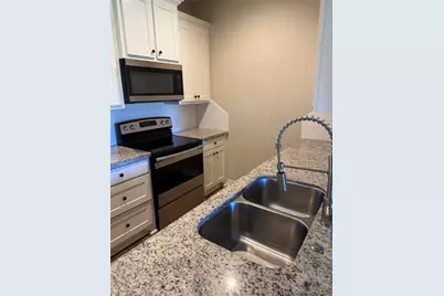 5670 Shadowbend Circle W #105, Lumberton, TX 77657 - Photo 8