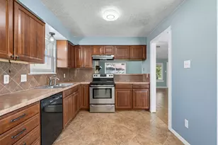 9731 Shell Rock Rd, La Porte, TX 77571 - Photo 14