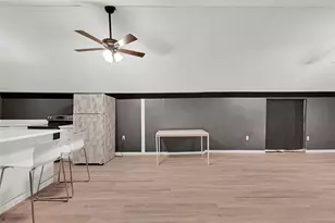 310 N Rock Island St, Angleton, TX 77515 - Photo 14