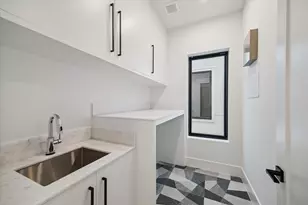 511 W Polk St, Houston, TX 77019 - Photo 22