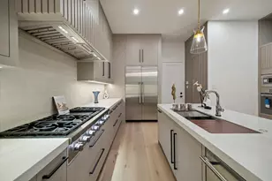 511 W Polk St, Houston, TX 77019 - Photo 8