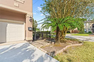 112 White Dr, Bellaire, TX 77401 - Photo 2