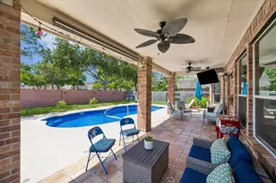 2608 Crystal Falls Dr, Pearland, TX 77584 - Photo 20