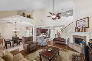 2608 Crystal Falls Dr, Pearland, TX 77584 - Photo 6