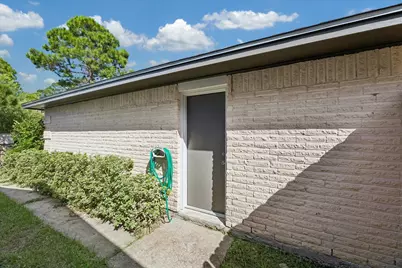 17134 Barcelona Drive, Friendswood, TX 77546 - Photo 2