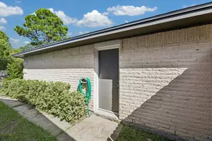 17134 Barcelona Dr, Friendswood, TX 77546 - Photo 2