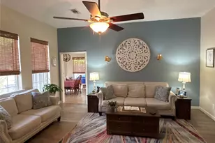 115 Papaya St, Lake Jackson, TX 77566 - Photo 8