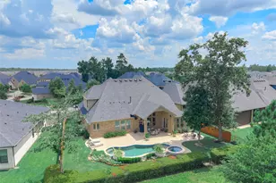 10090 S Goshawk Trl, Conroe, TX 77385 - Photo 8