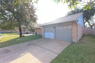 13407 Wells River Dr, Houston, TX 77041 - Photo 2
