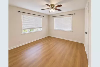 9350 Livernois Road, Houston, TX 77080 - Photo 12