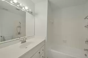 17401 Red Oak Dr, Houston, TX 77090 - Photo 16