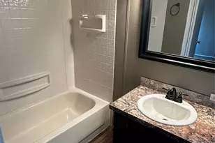2021 N Battlebell Rd, Highlands, TX 77562 - Photo 6